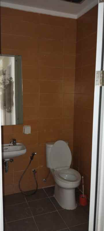 disewakan rumah summarecon bekasi cluster