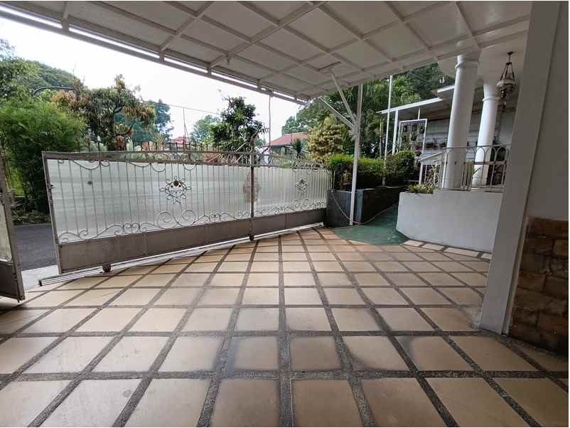 for sale rumah luas ideal keluarga besar di cimahi