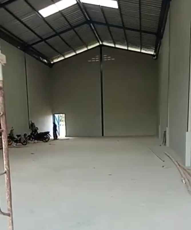 gudang baru lt 1496 1375 hadap selatan pasar kemis