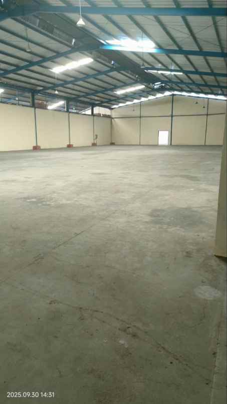 gudang di harapan jaya bekasi utara