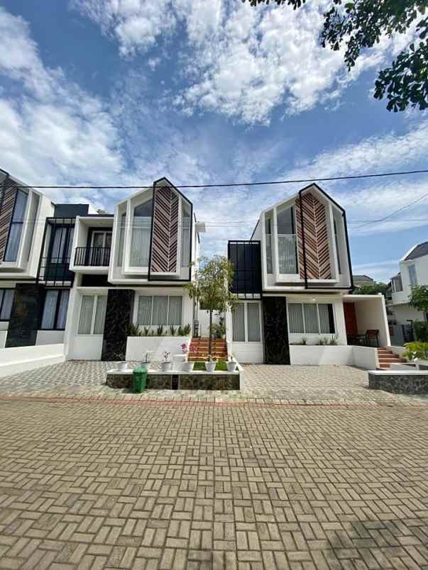hunian 2 lantai di kota malang lokasi mayjen sungkono