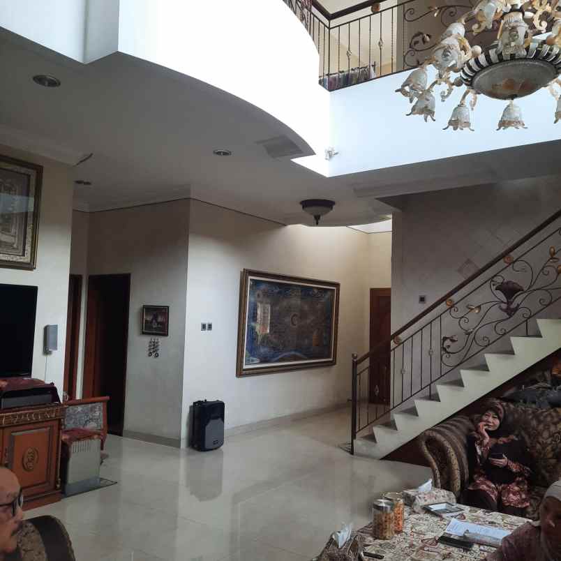 jual beli rumah beserta isinya 80