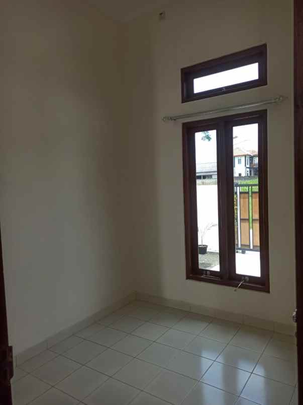 jual murah rumah besar tanah luas di prambanan klaten