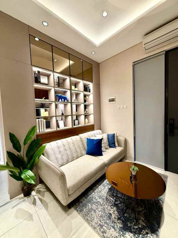 jual rumah 2 lantai tengah kota