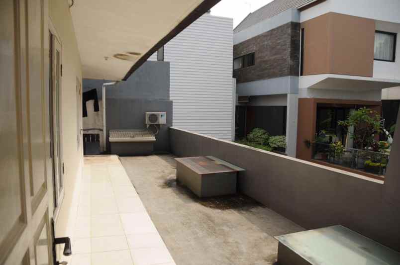 jual rumah di pejaten barat jakarta selatan shm