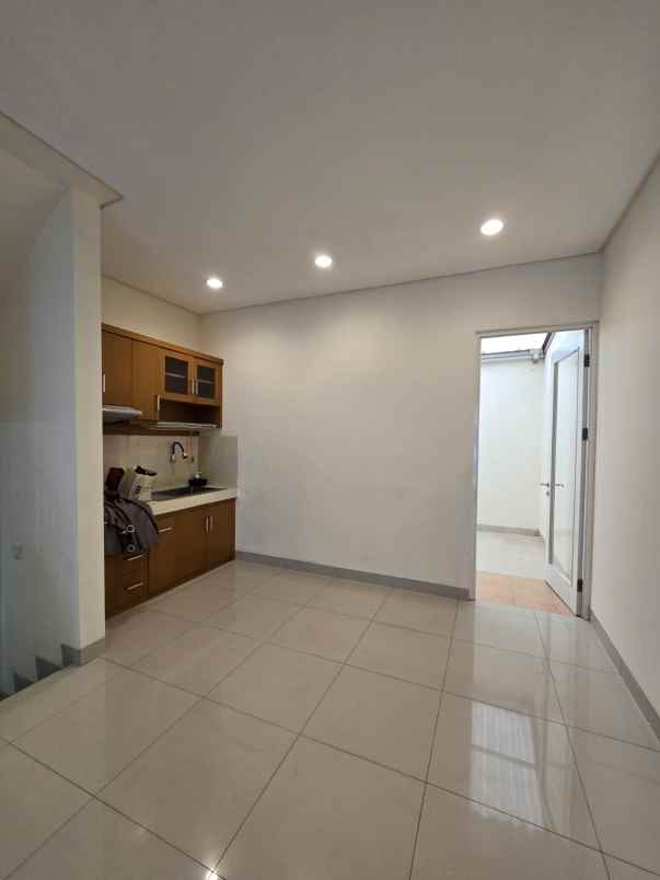 jual rumah golf lake cengkareng