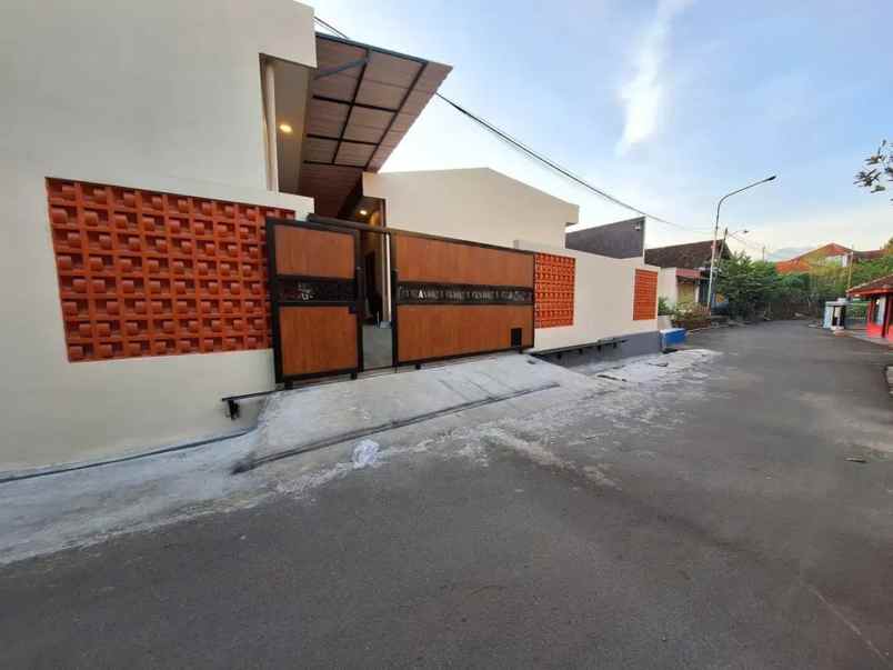 jual rumah kos kosan baru di wonolopo kota semarang