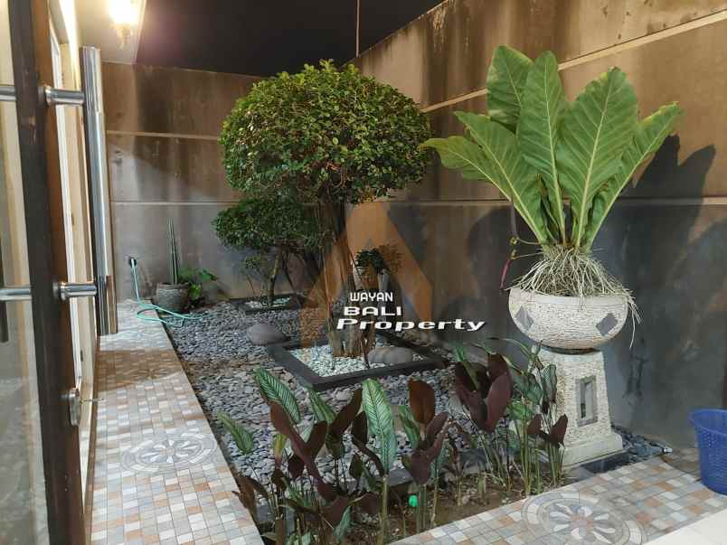 jual rumah mewah garasi 2 mobil di gatot subroto