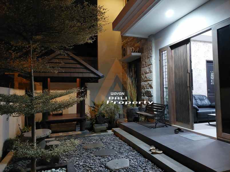 jual rumah mewah garasi 2 mobil di gatot subroto
