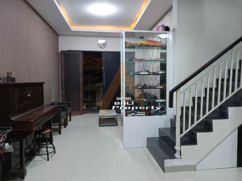 jual rumah mewah garasi 2 mobil di gatot subroto