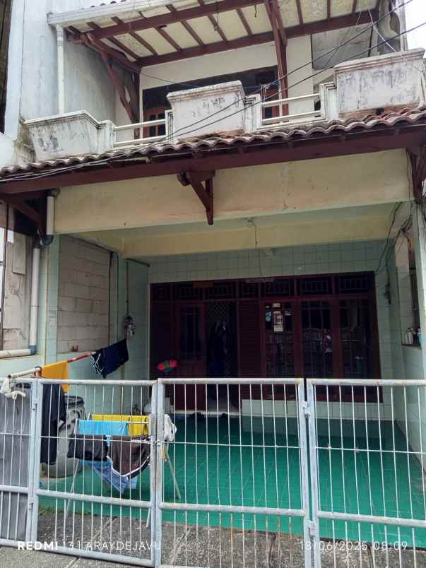 jual rumah nyaman komplek di pondok kelapa