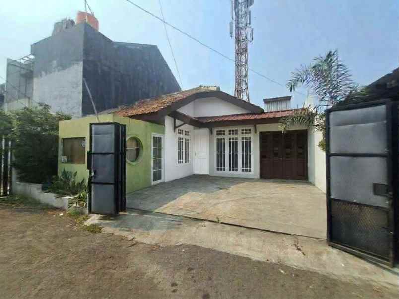 jual rumah sekaligus peluang usaha lokasi pesanggrahan