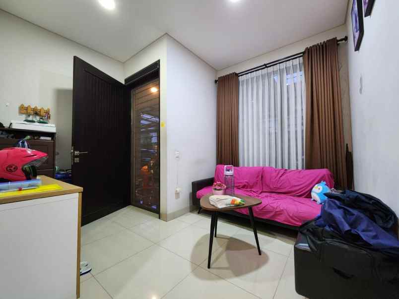 jual rumah singgasana pradana bandung