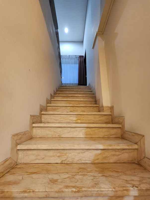 jual rumah singgasana pradana bandung