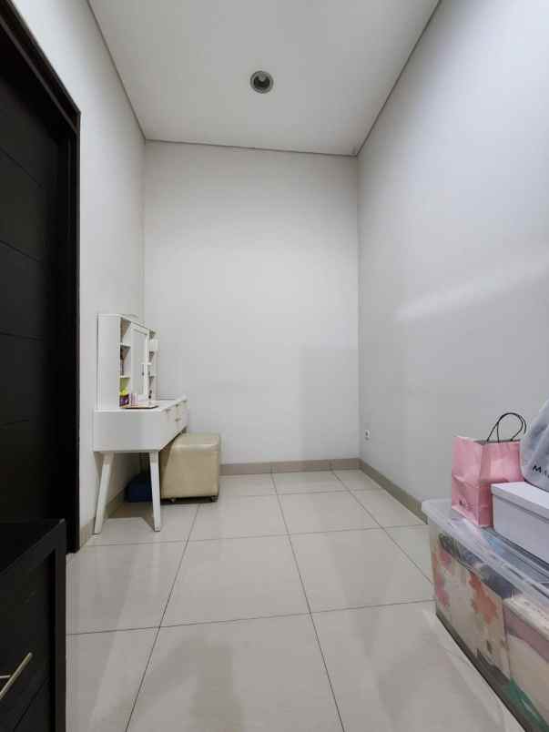 jual rumah singgasana pradana bandung