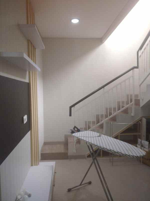 jual rumah sudah renov cluster noth mlssisipi jak tim