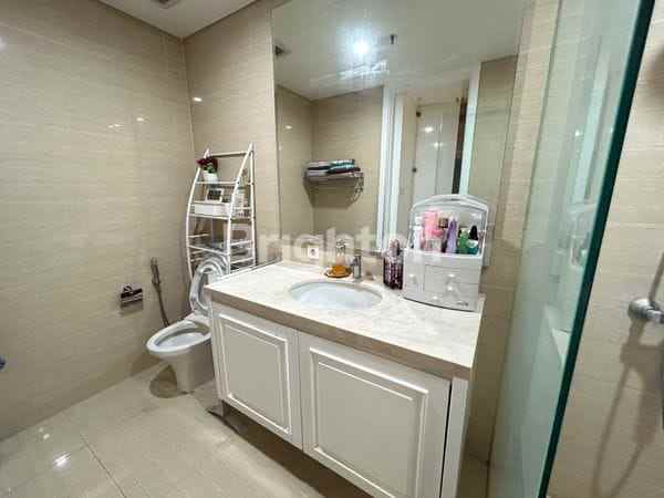 one east apartment full furnished siap huni