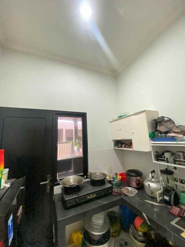 over kredit 85jt rumah 2 lantai dekat gdc depok