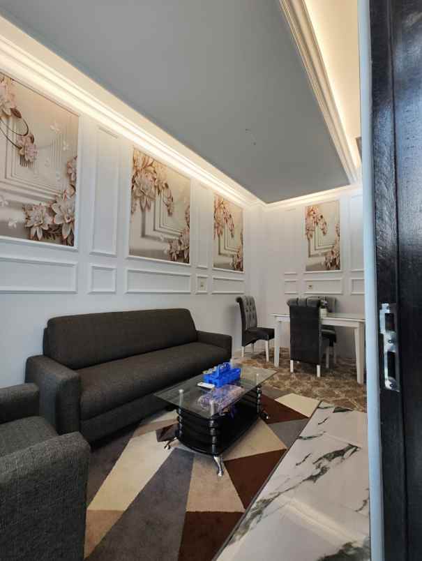 perumahan mewah dan elegant dengan konsep ehite house