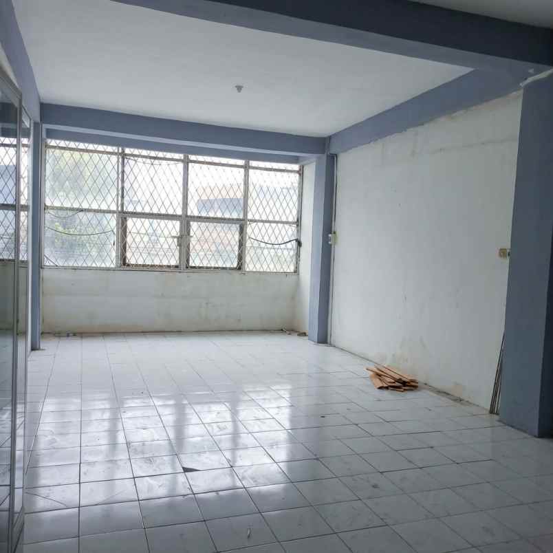 ruko 3 lantai di rawamangun jakarta timur