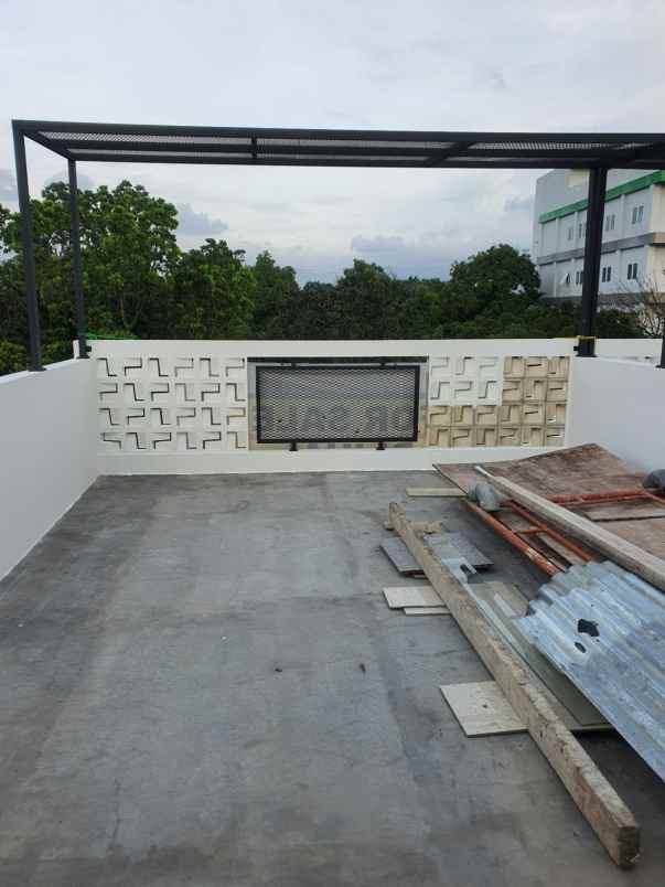 ruko baru 3 lantai dijual di jagakarsa