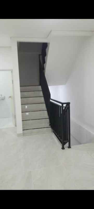 ruko gudang kantor taman palem lestari