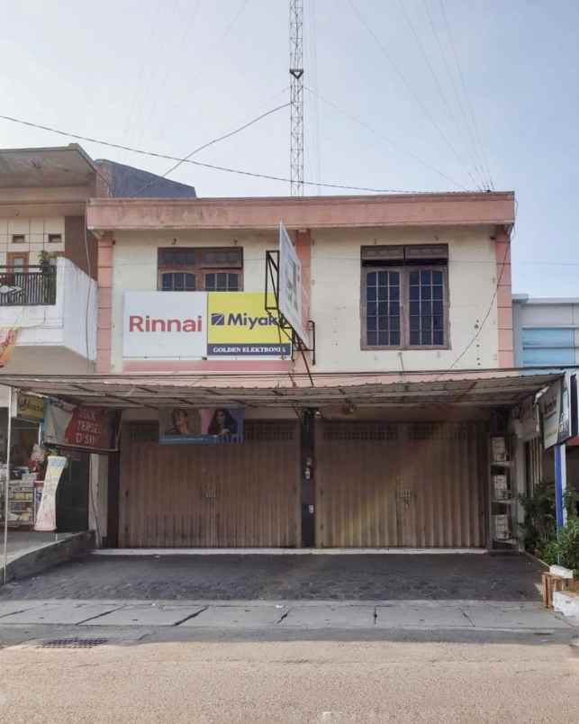 ruko manukan lor strategis