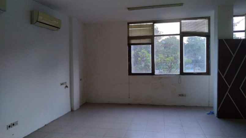 ruko perak 3 lantai hook hadap jalan raya surabaya