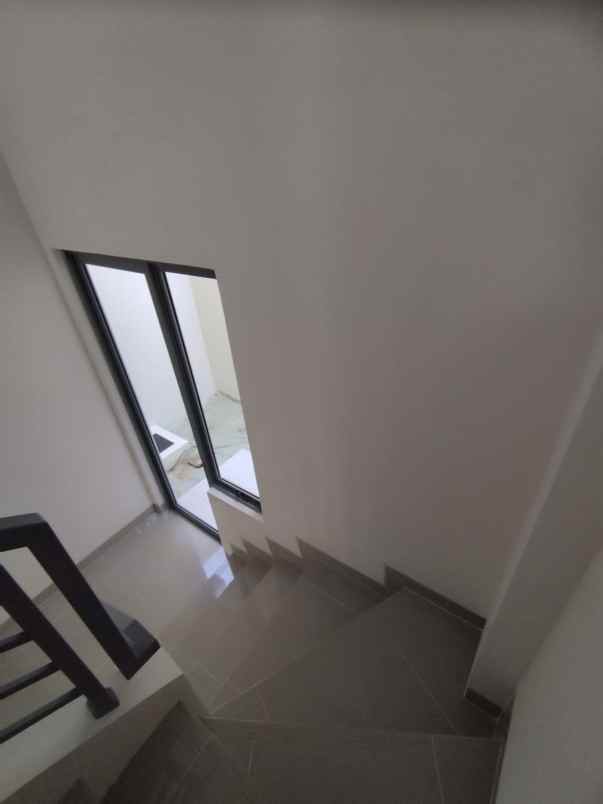 ruko sewa maggiore gading serpong