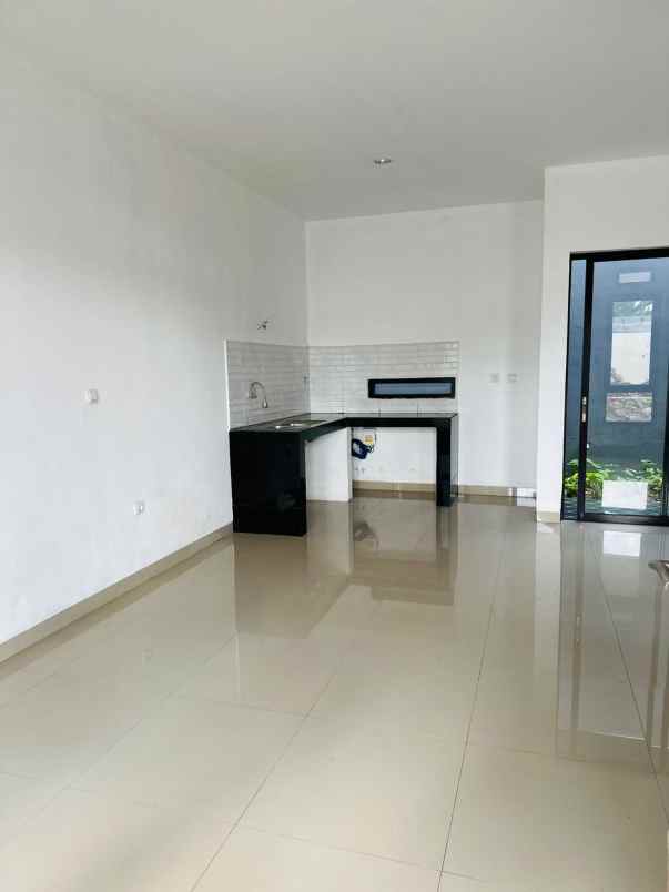 rumah 2 lantai cibinong bogor siap huni