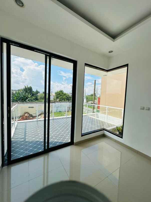 rumah 2 lantai cibinong bogor siap huni