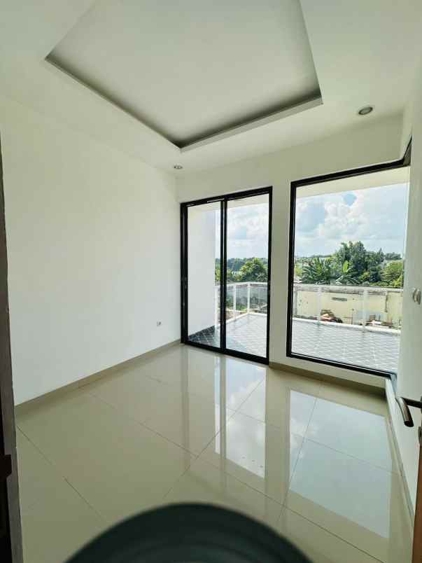 rumah 2 lantai cibinong bogor siap huni