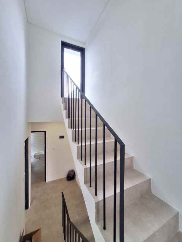 rumah 2 lantai limo depok krukut