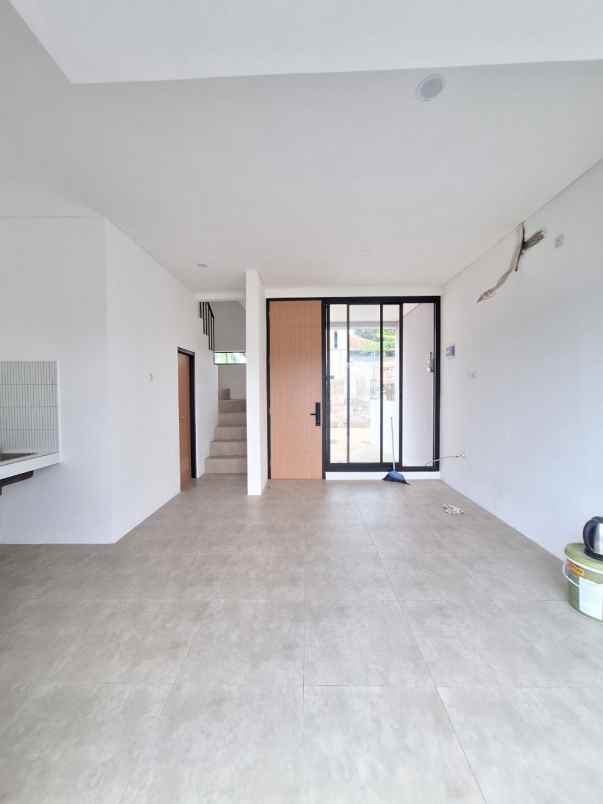 rumah 2 lantai limo depok krukut