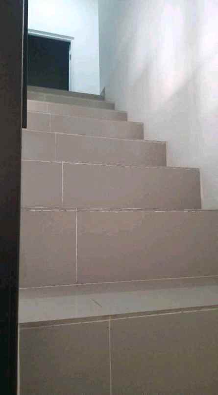 rumah 2 lantai pamulang cash 700 jutaan