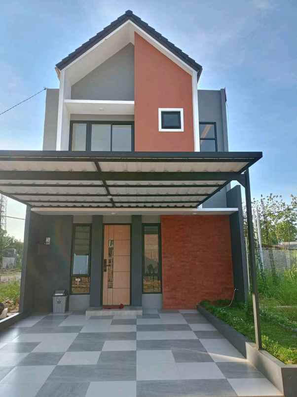 rumah 2 lantai selangkah ke universitas pamulang