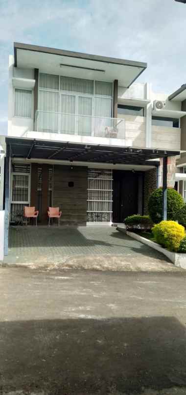 rumah 2 lantai siap huni sarijadi bandung