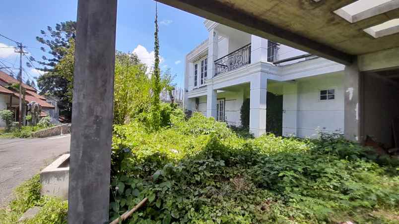 rumah bangunan 85 dekat ke dago