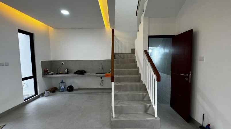 rumah baru 2 lt siap huni termurah di selatan jakarta