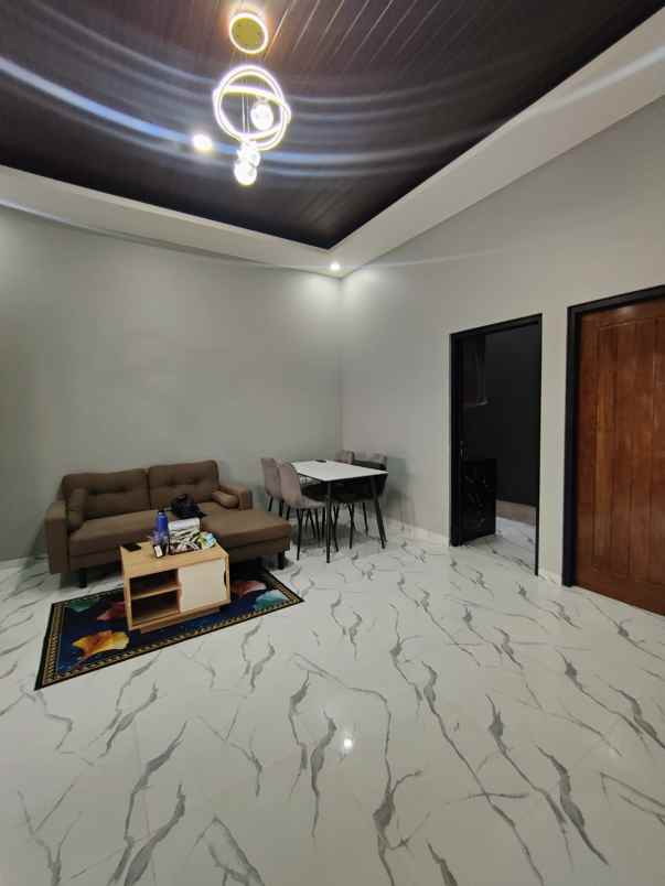 rumah baru dalam cluster lokasi strategis siap huni