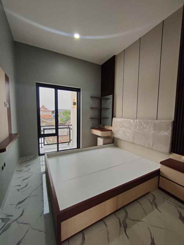 rumah baru dalam cluster lokasi strategis siap huni