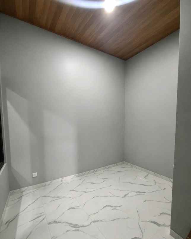 rumah baru dalam cluster lokasi strategis siap huni