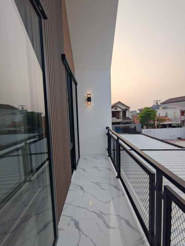 rumah baru dalam cluster lokasi strategis siap huni