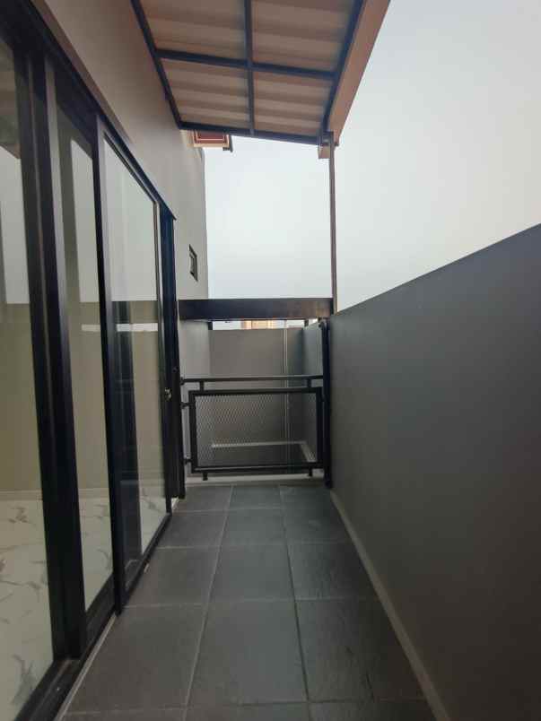 rumah baru dalam cluster lokasi strategis siap huni