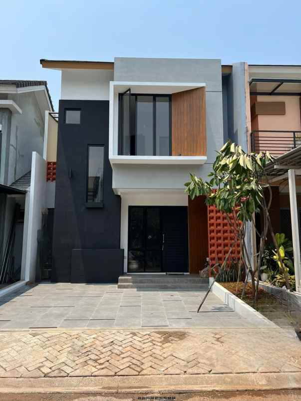 Rumah Baru Design Modern Minimalis Di Nusaloka Bsd
