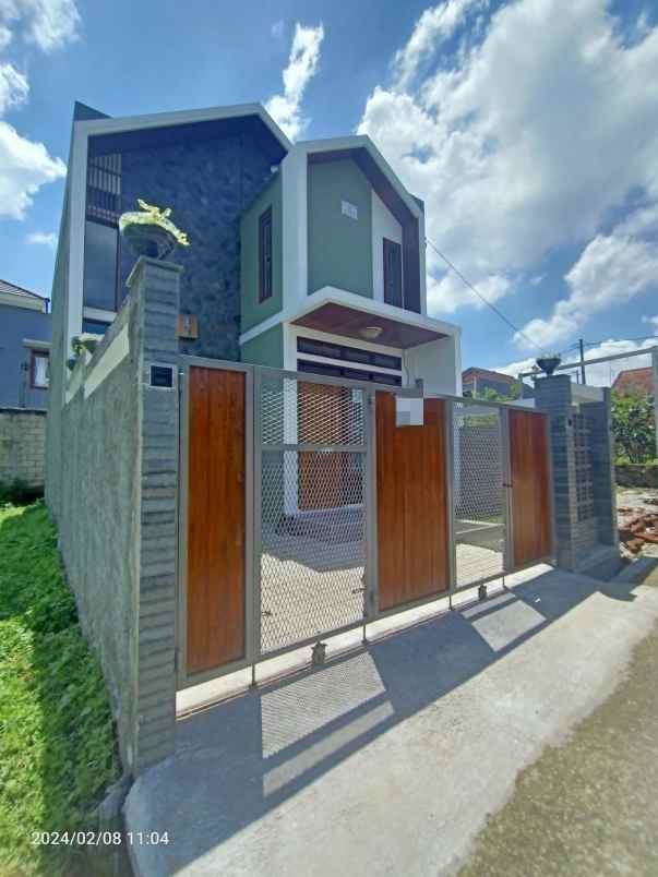 rumah baru keren di lembang dekat sespima polri