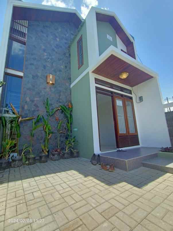 rumah baru keren di lembang dekat sespima polri