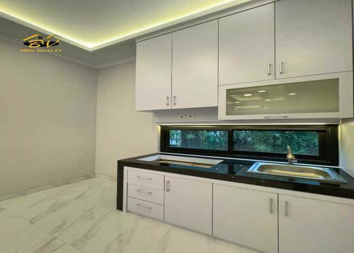 rumah baru siap huni dekat ragunan jakarta selatan