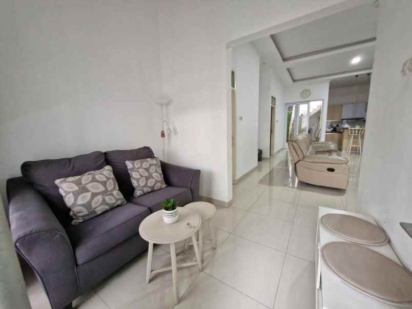 rumah cantik sanggar hurip soekarno hatta bandung