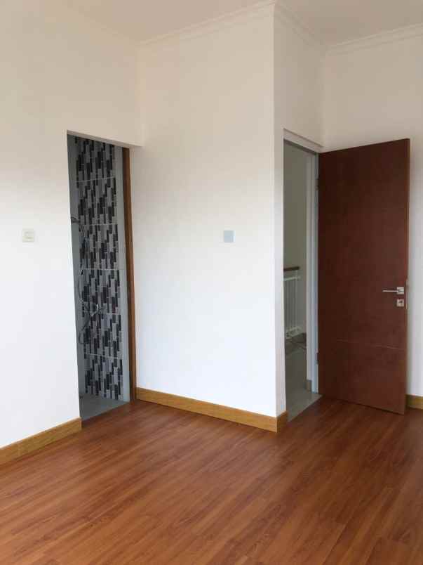 rumah cluster 887 jt an di sukamaju cilodong depok